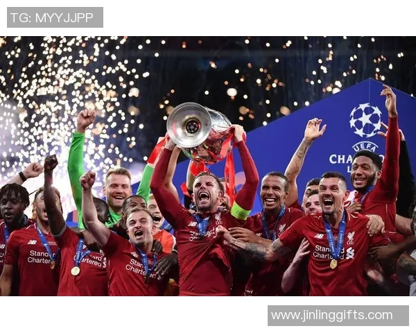 足球明星转身瞬间高清图片展现运动魅力与激情的完美结合