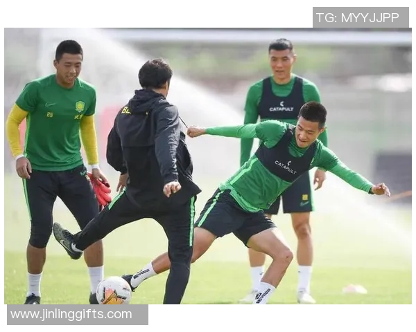 足球明星重返国家队引发热议球迷期待新赛季精彩表现