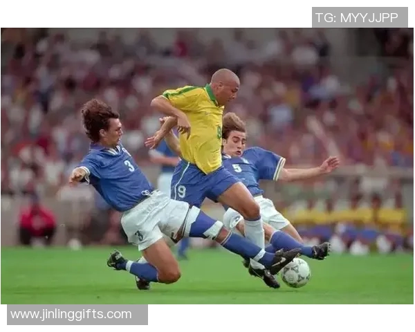 足球队中的足球明星究竟是谁他在赛场上的表现如何影响球队的胜负