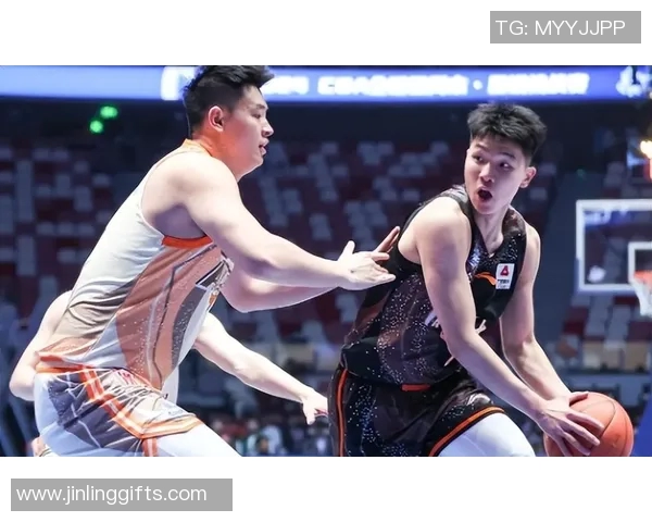 广州与新疆CBA激战正酣比分揭晓精彩瞬间回顾与分析 广州与新疆CBA激战正酣比分揭晓精彩瞬间回顾与分析