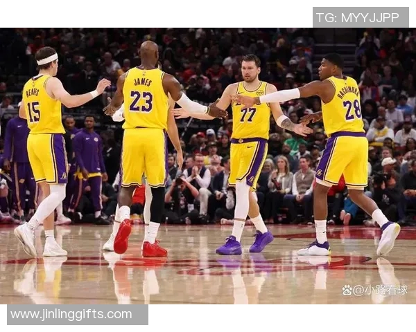 湖人队与雷霆队激战正酣2018年2月9日精彩回顾与赛后分析 湖人队与雷霆队激战正酣2018年2月9日精彩回顾与赛后分析